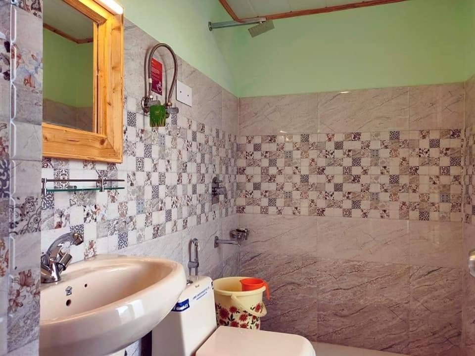 Hotel Shami Inn Manali Stz-1001 Manāli Екстериор снимка